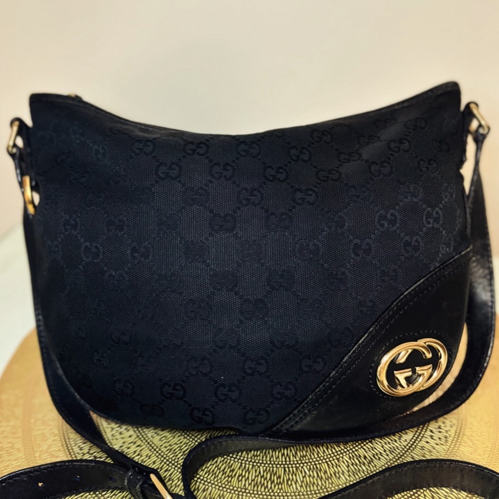 Gucci Authentic Half Moon Britt Black Crossbody